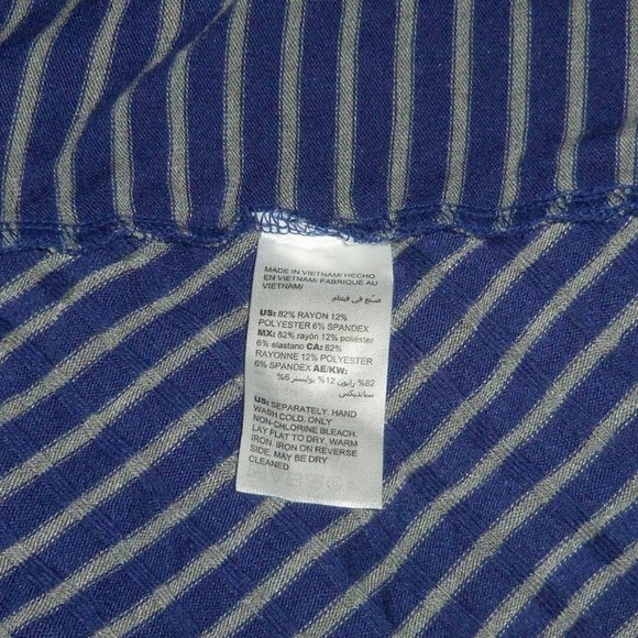 CHICO'S ZENERGY Plush Soft Chevron Stripe Cardigan Sz 1 M (8/10) NWOT - Picture 7 of 10